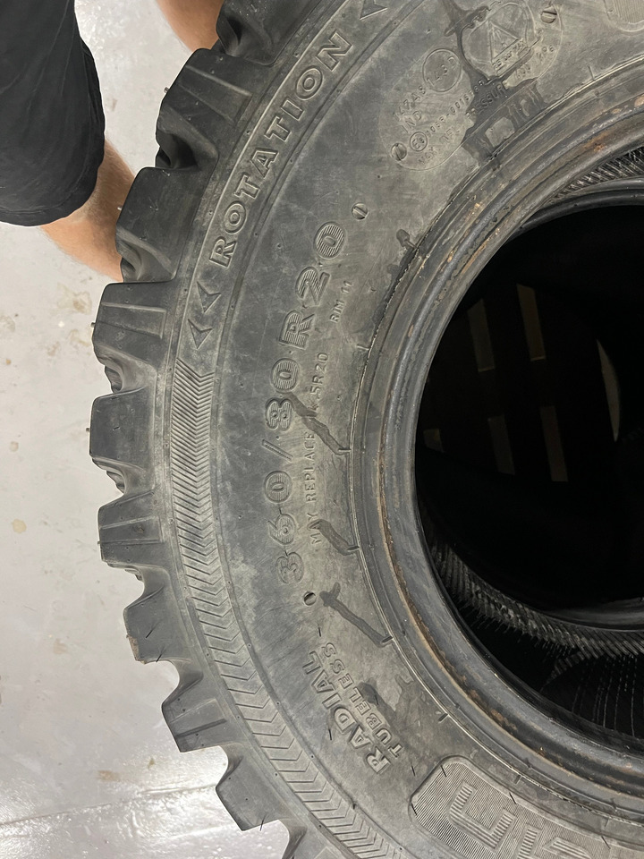 TRI 2 Dekk, TRI 2 DEKK MED PIGG - Πλήρης τροχός για Γεωργικά μηχανήματα: φωτογραφία 4 TRI 2 Dekk, TRI 2 DEKK MED PIGG - Πλήρης τροχός για Γεωργικά μηχανήματα: φωτογραφία 4