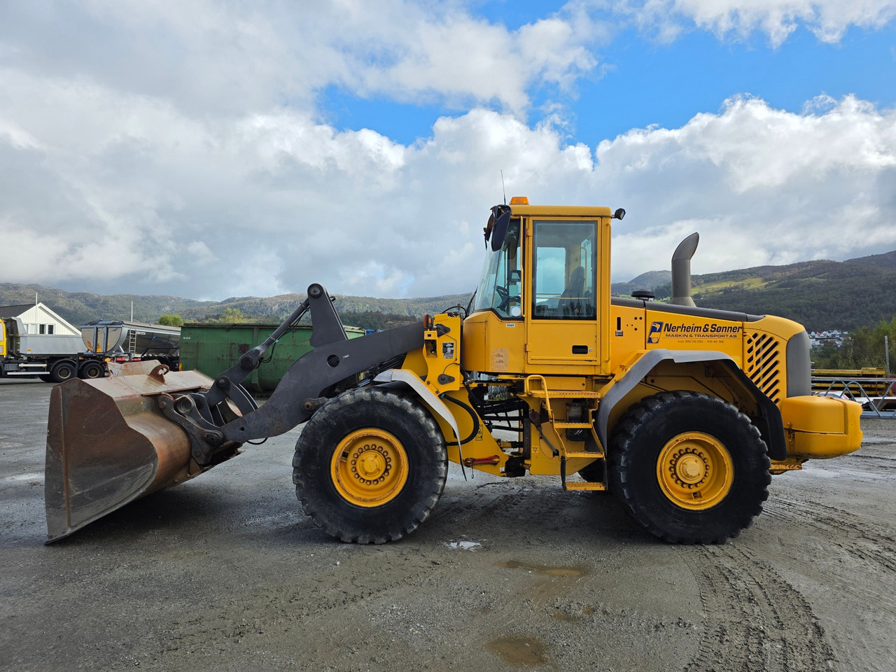 Volvo L90E - Ελαστιχοφόρος φορτωτής: φωτογραφία 2 Volvo L90E - Ελαστιχοφόρος φορτωτής: φωτογραφία 2