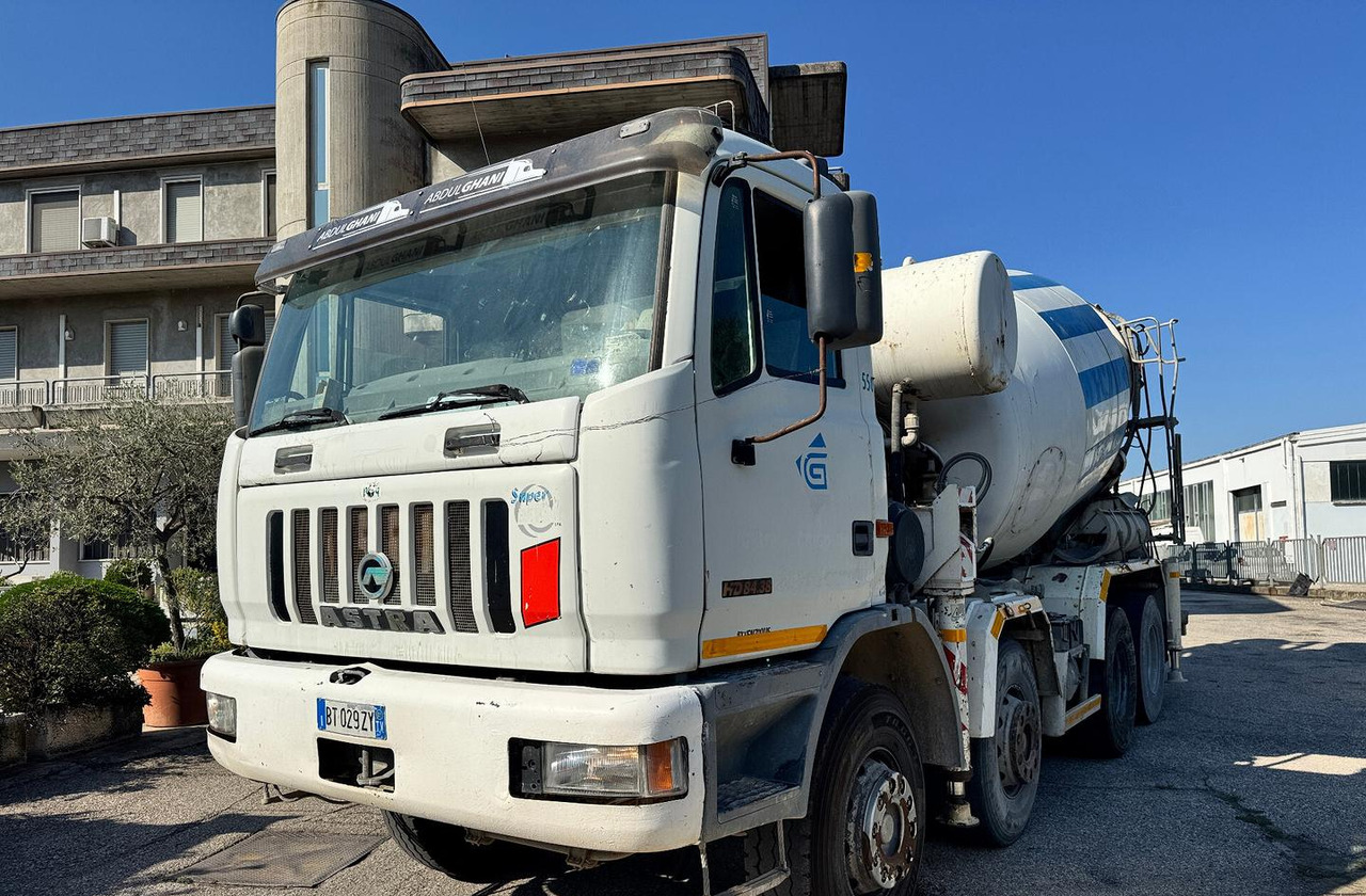 Betonpompa CIFA ASTRA HD84.38 - 2003 - Μπετονιέρα αντλία: φωτογραφία 1 Betonpompa CIFA ASTRA HD84.38 - 2003 - Μπετονιέρα αντλία: φωτογραφία 1