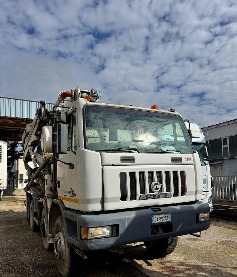 Betonpompa CIFA ASTRA HD84.38 - 2003 - Αντλία σκυροδέματος: φωτογραφία 2 Betonpompa CIFA ASTRA HD84.38 - 2003 - Αντλία σκυροδέματος: φωτογραφία 2