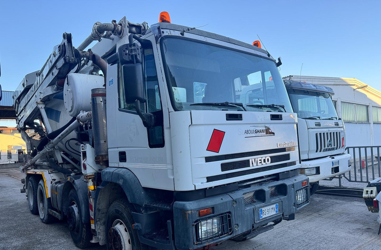 Betonpompa CIFA Iveco Trakker 410E44 - Μπετονιέρα αντλία: φωτογραφία 1 Betonpompa CIFA Iveco Trakker 410E44 - Μπετονιέρα αντλία: φωτογραφία 1