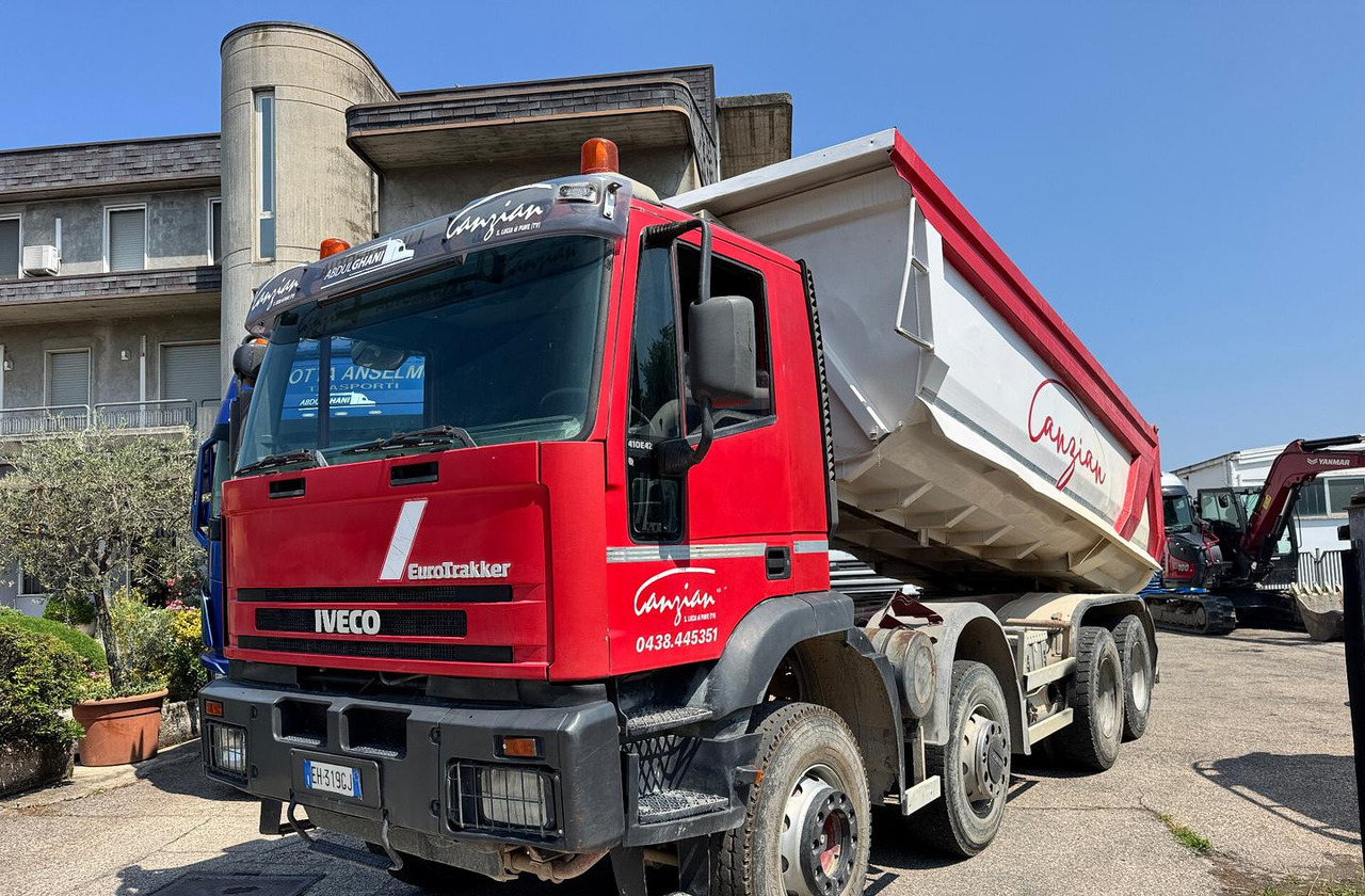 IVECO TRAKKER 420 - 8X4 - Φορτηγό ανατρεπόμενο: φωτογραφία 2 IVECO TRAKKER 420 - 8X4 - Φορτηγό ανατρεπόμενο: φωτογραφία 2