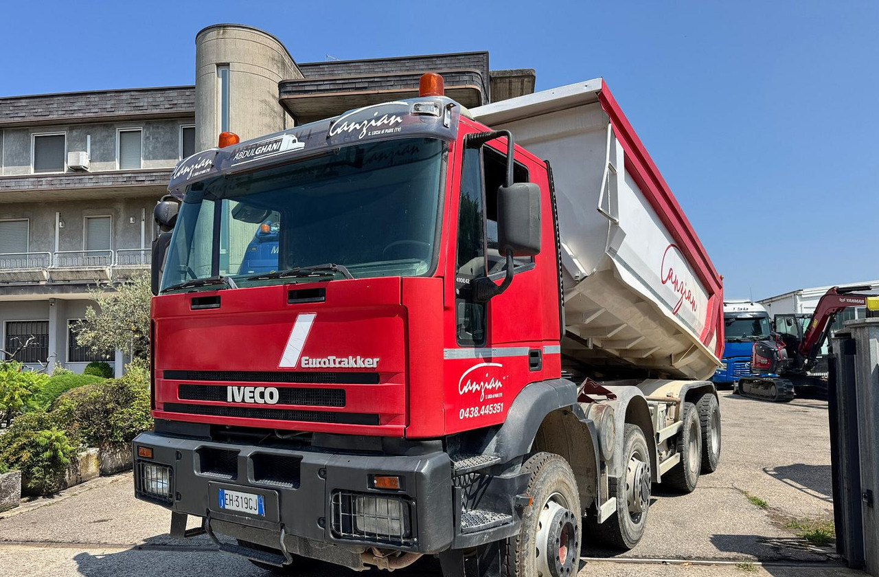 IVECO TRAKKER 420 - 8X4 - Φορτηγό ανατρεπόμενο: φωτογραφία 5 IVECO TRAKKER 420 - 8X4 - Φορτηγό ανατρεπόμενο: φωτογραφία 5