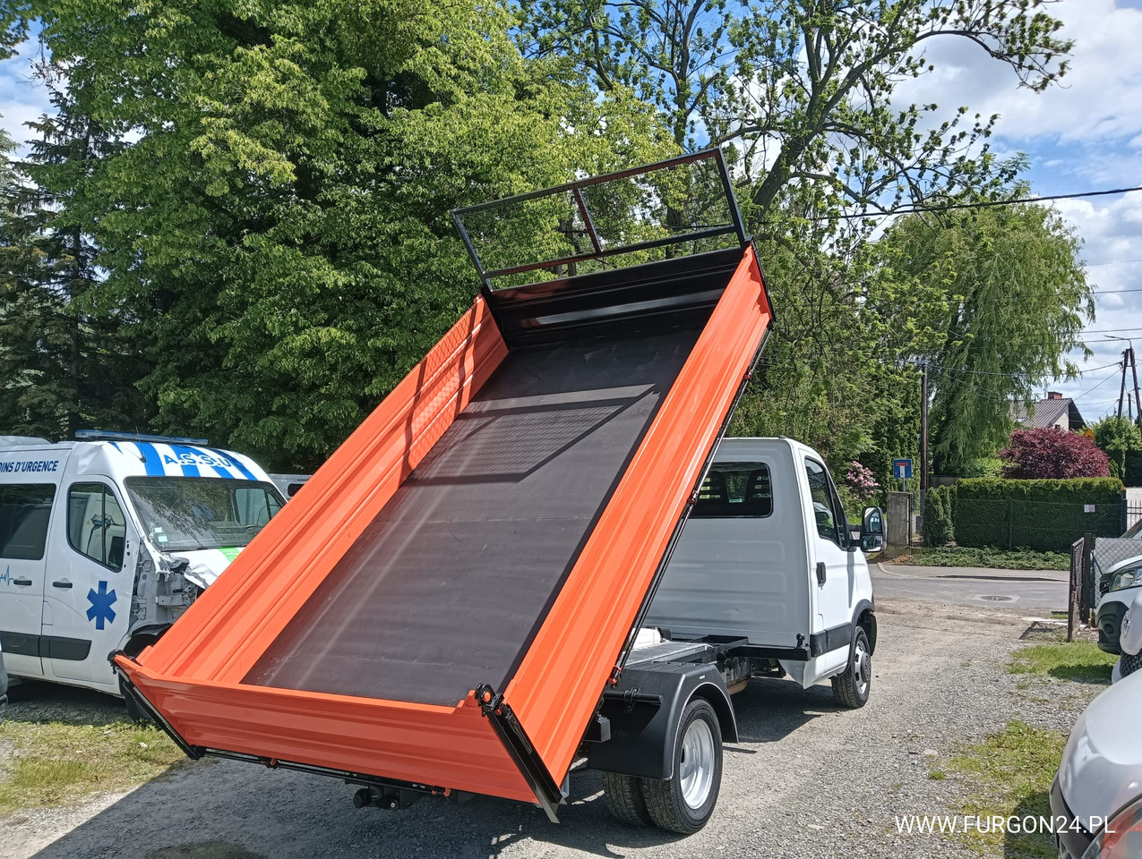 IVECO DAILY 35C13 WYWROTKA KIPER 3 STRONNY Z NAJAZDAMI NR 856 - Όχημα με ανατρεπομενη καροτσα: φωτογραφία 4 IVECO DAILY 35C13 WYWROTKA KIPER 3 STRONNY Z NAJAZDAMI NR 856 - Όχημα με ανατρεπομενη καροτσα: φωτογραφία 4