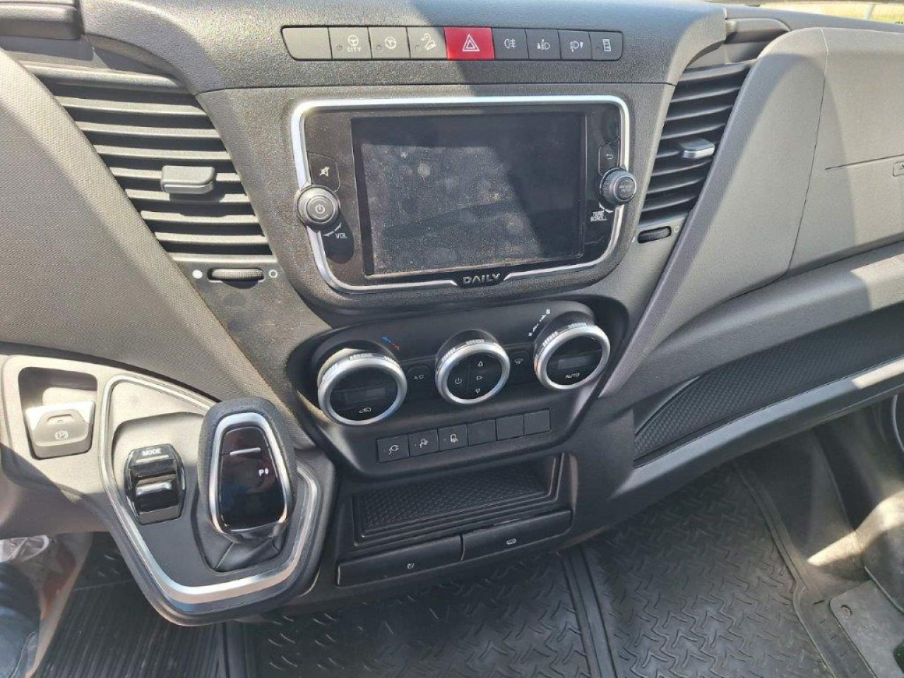 IVECO 35S14E/P - Βαν, Ηλεκτρικό van: φωτογραφία 2 IVECO 35S14E/P - Βαν, Ηλεκτρικό van: φωτογραφία 2