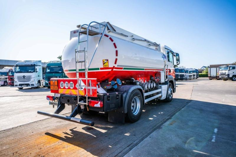 MAN TGS 18.400 4x4H +CM 11.500L /4 COMP - Φορτηγό βυτιοφόρο: φωτογραφία 4 MAN TGS 18.400 4x4H +CM 11.500L /4 COMP - Φορτηγό βυτιοφόρο: φωτογραφία 4