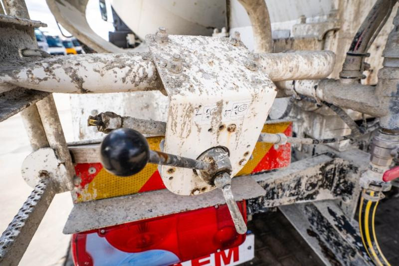 Μπετονιέρα φορτηγό MAN TGS 32 360 BB+ LIEBHERR 9m3: φωτογραφία 9