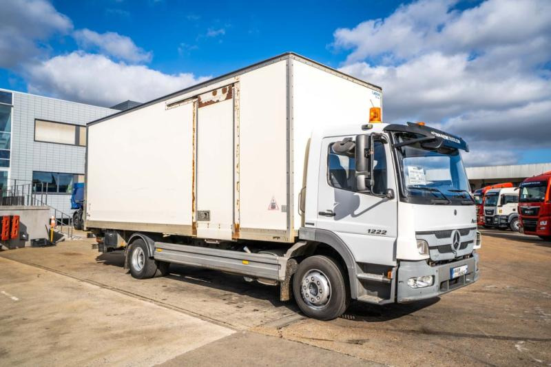 Mercedes ATEGO 1222 + D'HOLLANDIA 1.5T - Φορτηγό κόφα: φωτογραφία 2 Mercedes ATEGO 1222 + D'HOLLANDIA 1.5T - Φορτηγό κόφα: φωτογραφία 2