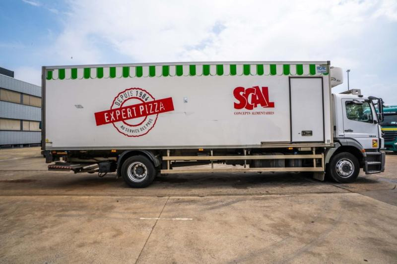 Mercedes AXOR 1824 +CARRIER SUPRA 950 Mt + HAYON - Φορτηγό ψυγείο: φωτογραφία 3 Mercedes AXOR 1824 +CARRIER SUPRA 950 Mt + HAYON - Φορτηγό ψυγείο: φωτογραφία 3