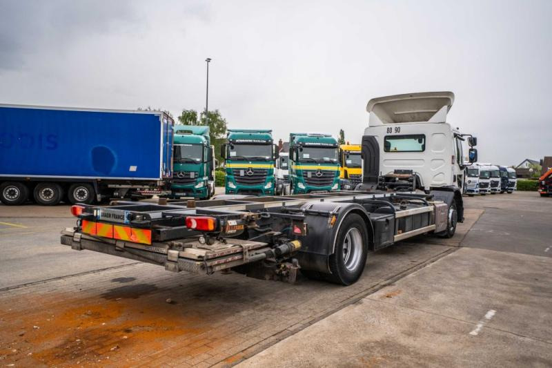 Renault D WIDE 380 DXI+DHOLLANDIA 1.5 T - Φορτηγό μεταφοράς εμπορευματοκιβωτίων/ Κινητό αμάξωμα: φωτογραφία 4 Renault D WIDE 380 DXI+DHOLLANDIA 1.5 T - Φορτηγό μεταφοράς εμπορευματοκιβωτίων/ Κινητό αμάξωμα: φωτογραφία 4