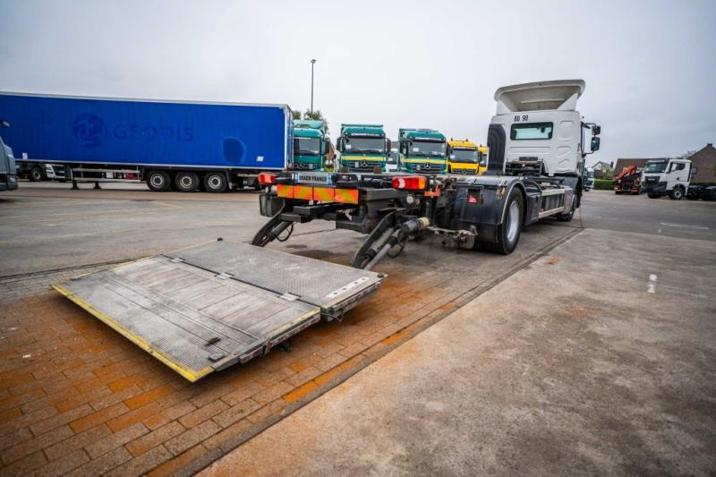 Renault D WIDE 380 DXI+DHOLLANDIA 1.5 T - Φορτηγό μεταφοράς εμπορευματοκιβωτίων/ Κινητό αμάξωμα: φωτογραφία 5 Renault D WIDE 380 DXI+DHOLLANDIA 1.5 T - Φορτηγό μεταφοράς εμπορευματοκιβωτίων/ Κινητό αμάξωμα: φωτογραφία 5