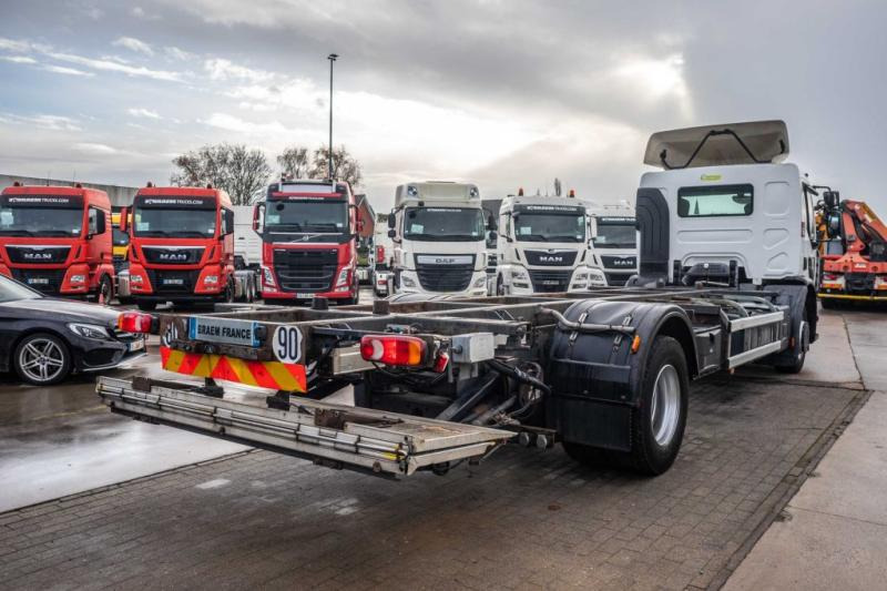 Renault PREMIUM D WIDE 320 DXI - Φορτηγό μεταφοράς εμπορευματοκιβωτίων/ Κινητό αμάξωμα: φωτογραφία 3 Renault PREMIUM D WIDE 320 DXI - Φορτηγό μεταφοράς εμπορευματοκιβωτίων/ Κινητό αμάξωμα: φωτογραφία 3