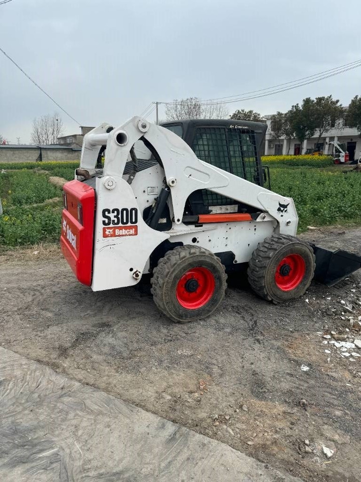 Bobcat S 300 - Φορτωτής πλάγιας ολίσθησης: φωτογραφία 1 Bobcat S 300 - Φορτωτής πλάγιας ολίσθησης: φωτογραφία 1