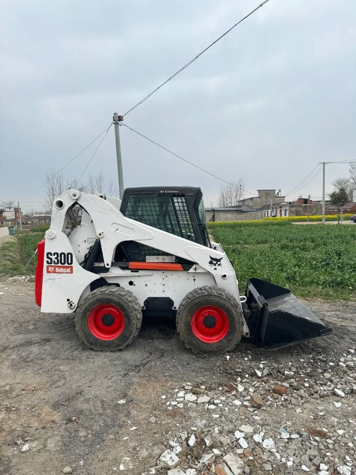 Bobcat S 300  - Φορτωτής πλάγιας ολίσθησης: φωτογραφία 1 Bobcat S 300  - Φορτωτής πλάγιας ολίσθησης: φωτογραφία 1