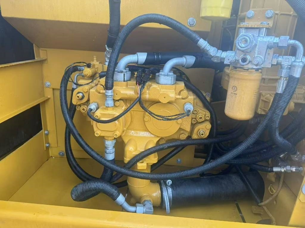 Νέα Ερπυστριοφόρος εκσκαφέας CAT 320 C: φωτογραφία 9 Νέα Ερπυστριοφόρος εκσκαφέας CAT 320 C: φωτογραφία 9