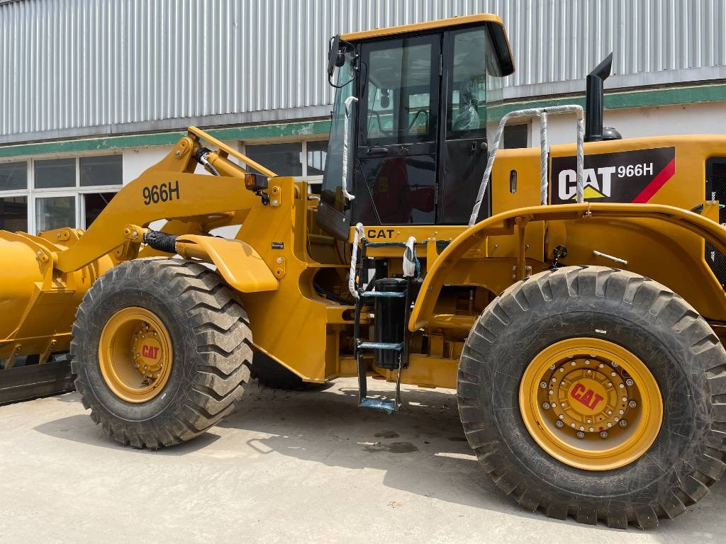 CAT 966 H - Ελαστιχοφόρος φορτωτής: φωτογραφία 1 CAT 966 H - Ελαστιχοφόρος φορτωτής: φωτογραφία 1