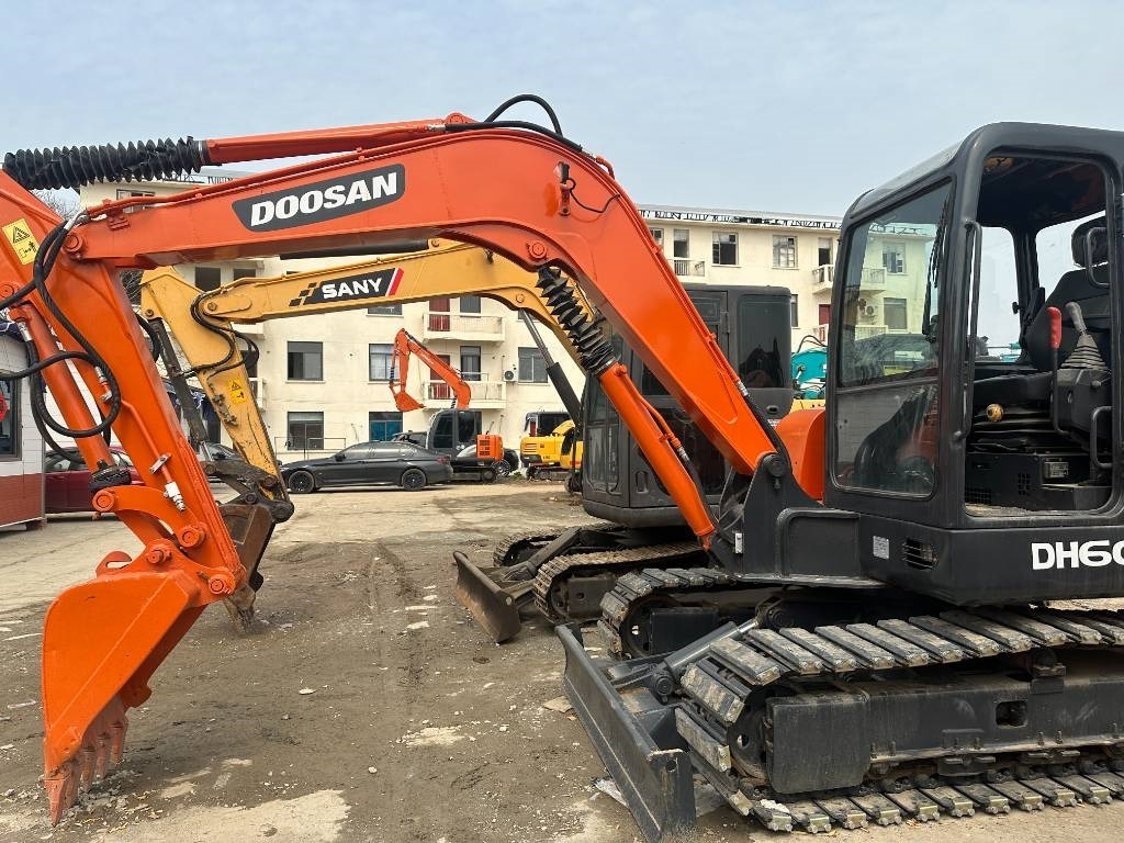 Doosan DH 60-7 - Ερπυστριοφόρος εκσκαφέας: φωτογραφία 2 Doosan DH 60-7 - Ερπυστριοφόρος εκσκαφέας: φωτογραφία 2