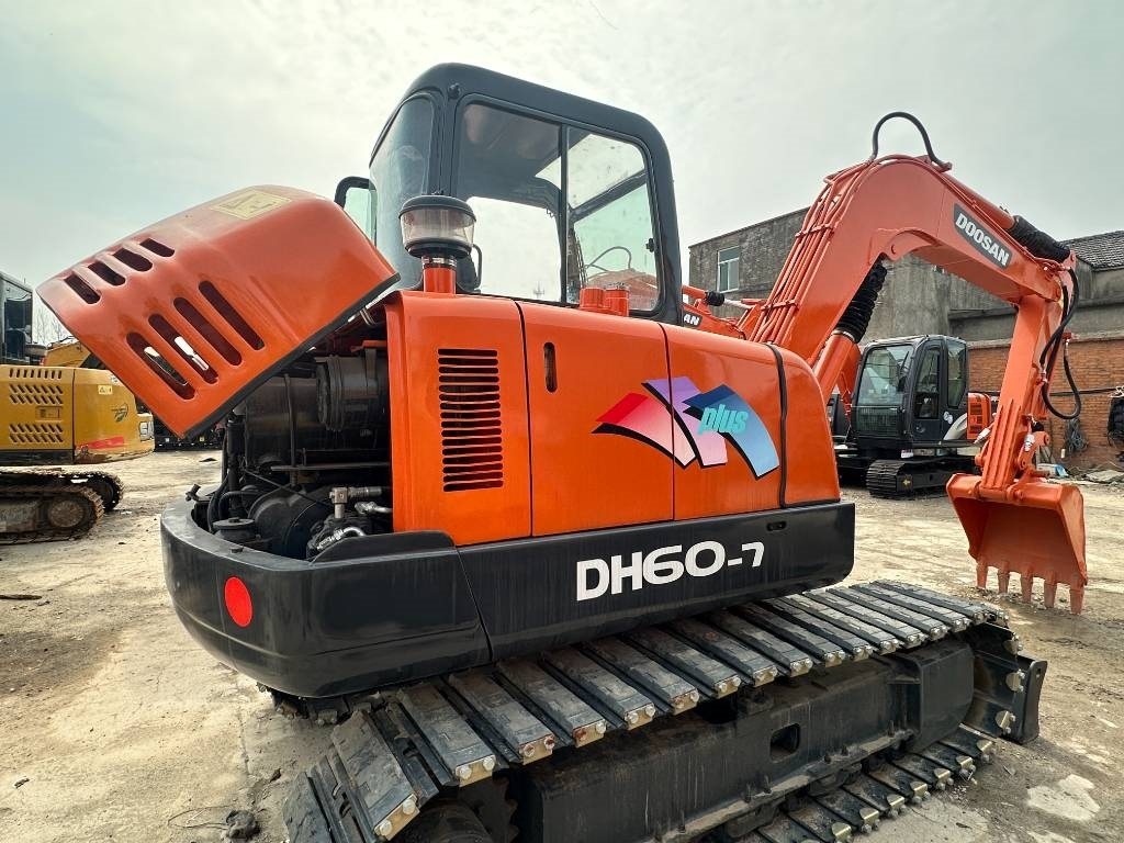 Doosan DH 60-7 - Ερπυστριοφόρος εκσκαφέας: φωτογραφία 1 Doosan DH 60-7 - Ερπυστριοφόρος εκσκαφέας: φωτογραφία 1