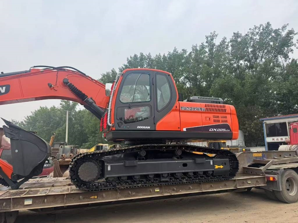 Doosan DX 225 LCA - Ερπυστριοφόρος εκσκαφέας: φωτογραφία 2 Doosan DX 225 LCA - Ερπυστριοφόρος εκσκαφέας: φωτογραφία 2