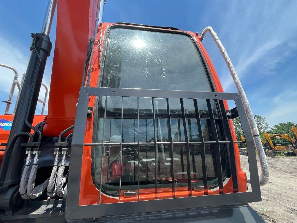 Doosan DX 300 LC - Ερπυστριοφόρος εκσκαφέας: φωτογραφία 2 Doosan DX 300 LC - Ερπυστριοφόρος εκσκαφέας: φωτογραφία 2