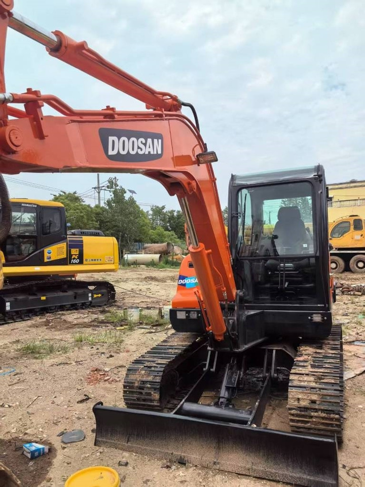 Doosan DX 60 - Ερπυστριοφόρος εκσκαφέας: φωτογραφία 1 Doosan DX 60 - Ερπυστριοφόρος εκσκαφέας: φωτογραφία 1