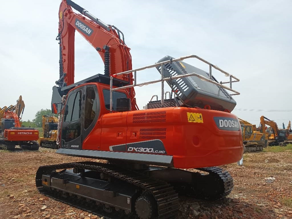 Doosan DX300LC - Ερπυστριοφόρος εκσκαφέας: φωτογραφία 4 Doosan DX300LC - Ερπυστριοφόρος εκσκαφέας: φωτογραφία 4