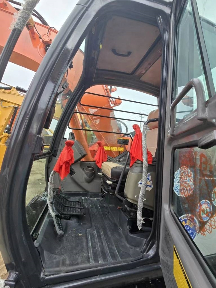 Hitachi ZX 135 US - Ερπυστριοφόρος εκσκαφέας: φωτογραφία 4 Hitachi ZX 135 US - Ερπυστριοφόρος εκσκαφέας: φωτογραφία 4