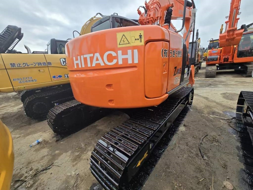 Hitachi ZX 135 US - Ερπυστριοφόρος εκσκαφέας: φωτογραφία 1 Hitachi ZX 135 US - Ερπυστριοφόρος εκσκαφέας: φωτογραφία 1