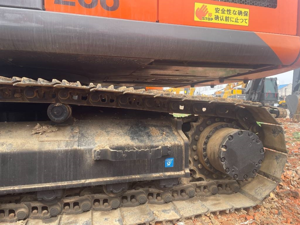 Hitachi ZX 200 - Ερπυστριοφόρος εκσκαφέας: φωτογραφία 3 Hitachi ZX 200 - Ερπυστριοφόρος εκσκαφέας: φωτογραφία 3