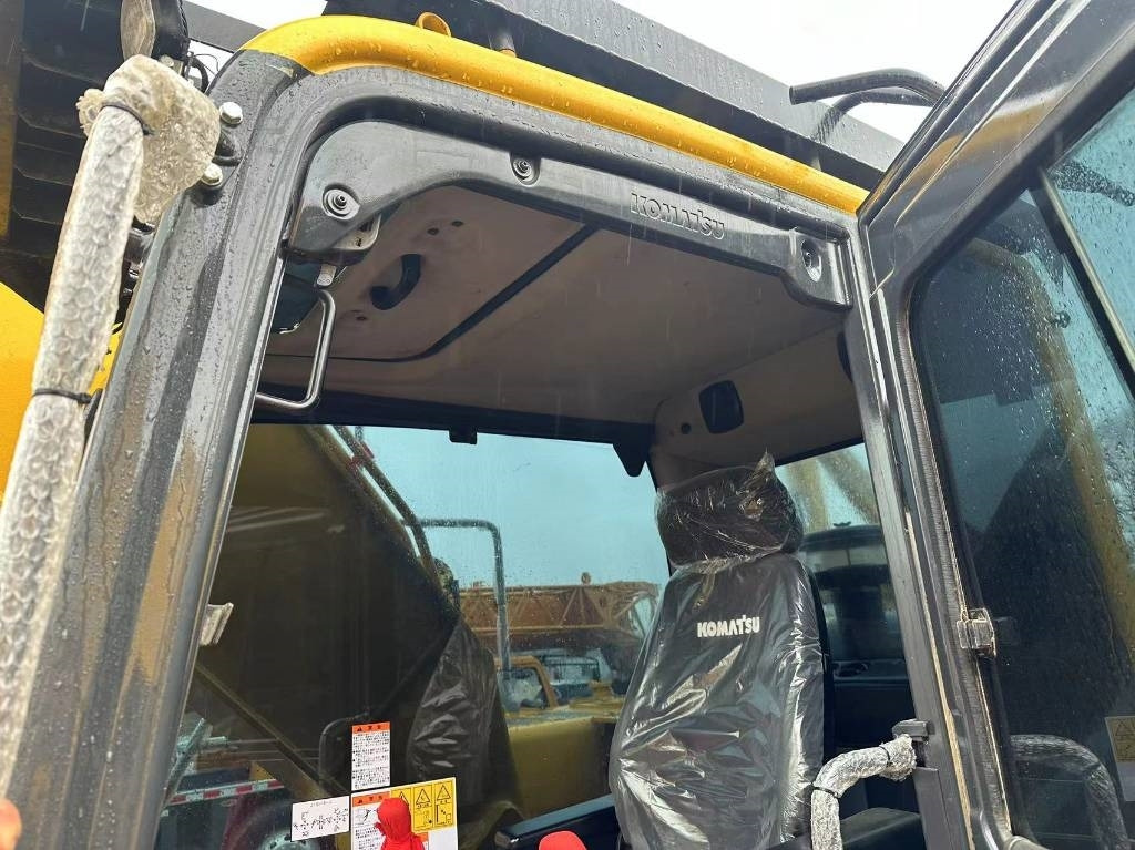 Komatsu PC 200 - Ερπυστριοφόρος εκσκαφέας: φωτογραφία 3 Komatsu PC 200 - Ερπυστριοφόρος εκσκαφέας: φωτογραφία 3