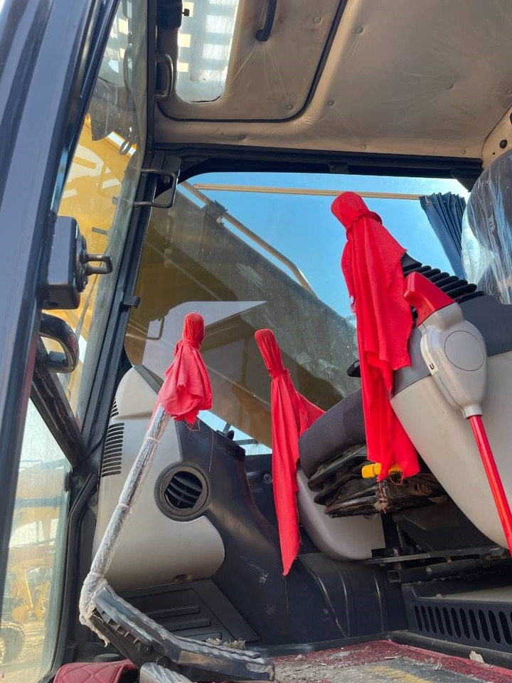 Komatsu PC 210 LC - Ερπυστριοφόρος εκσκαφέας: φωτογραφία 4 Komatsu PC 210 LC - Ερπυστριοφόρος εκσκαφέας: φωτογραφία 4