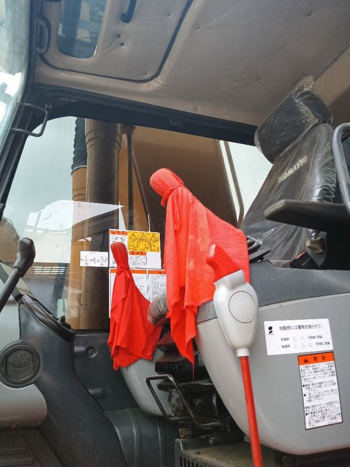 Komatsu PC 220-8  - Ερπυστριοφόρος εκσκαφέας: φωτογραφία 5 Komatsu PC 220-8  - Ερπυστριοφόρος εκσκαφέας: φωτογραφία 5