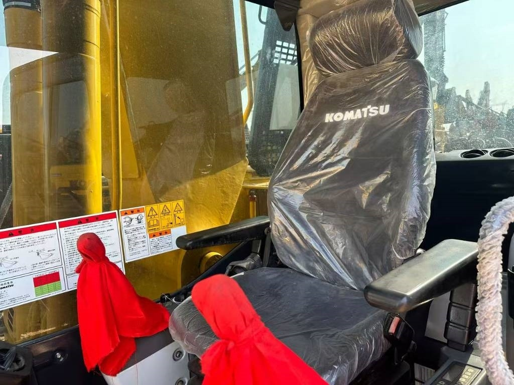 Μίσθωση Komatsu PC 240  Komatsu PC 240: φωτογραφία 6