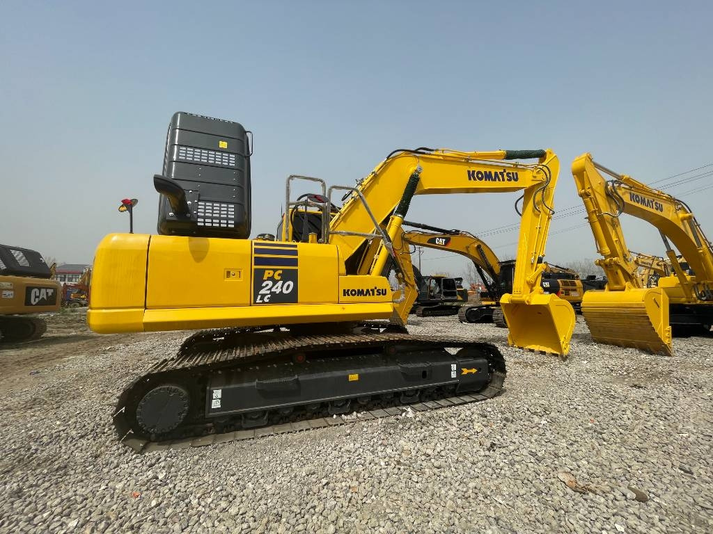 Komatsu PC 240 - Ερπυστριοφόρος εκσκαφέας: φωτογραφία 1 Komatsu PC 240 - Ερπυστριοφόρος εκσκαφέας: φωτογραφία 1