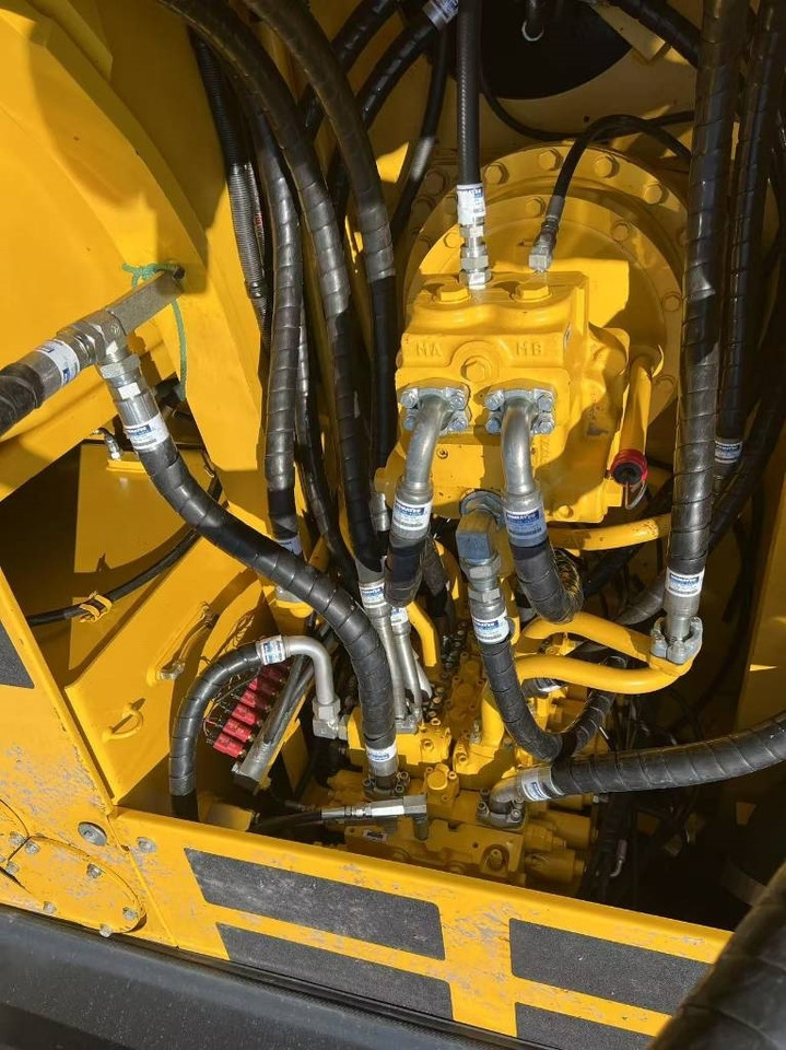 Komatsu PC 300 - Ερπυστριοφόρος εκσκαφέας: φωτογραφία 5 Komatsu PC 300 - Ερπυστριοφόρος εκσκαφέας: φωτογραφία 5