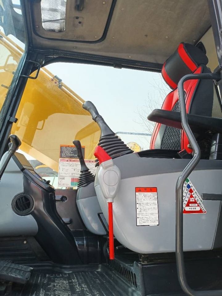 Komatsu PC200-8 - Ερπυστριοφόρος εκσκαφέας: φωτογραφία 5 Komatsu PC200-8 - Ερπυστριοφόρος εκσκαφέας: φωτογραφία 5