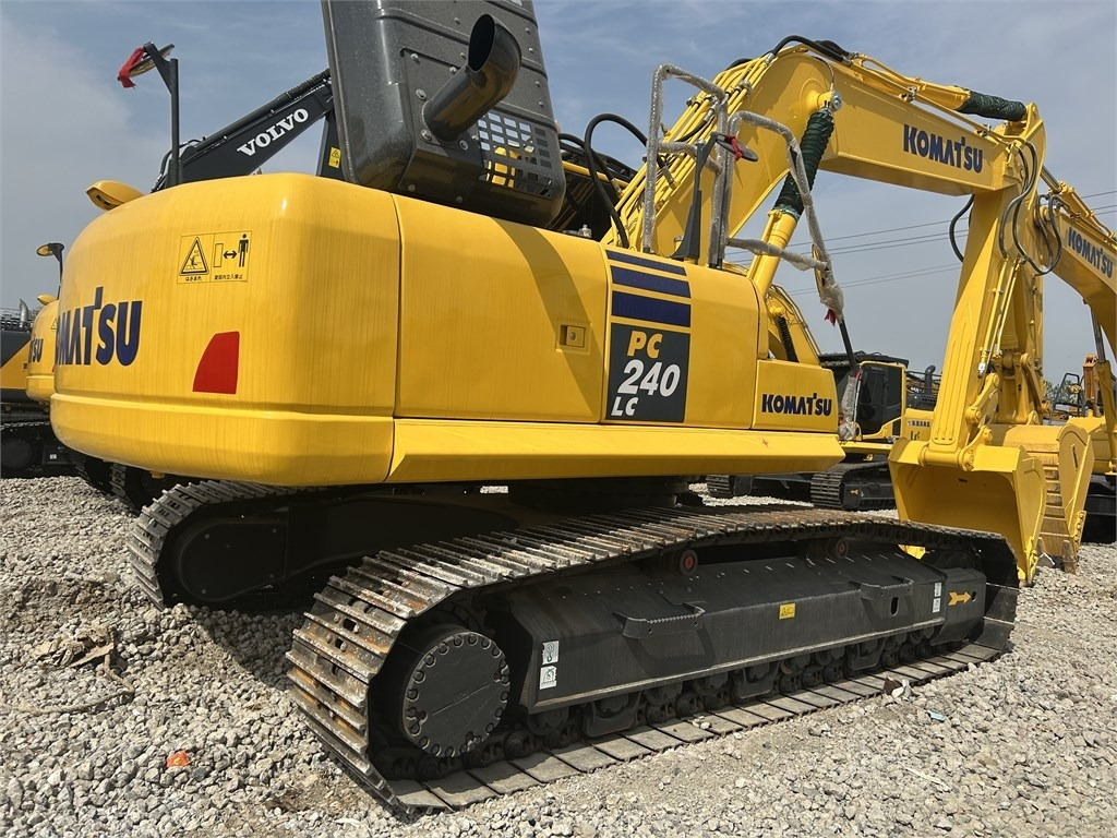 Komatsu PC240 - Ερπυστριοφόρος εκσκαφέας: φωτογραφία 5 Komatsu PC240 - Ερπυστριοφόρος εκσκαφέας: φωτογραφία 5