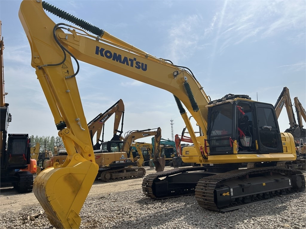 Komatsu PC240 - Ερπυστριοφόρος εκσκαφέας: φωτογραφία 1 Komatsu PC240 - Ερπυστριοφόρος εκσκαφέας: φωτογραφία 1