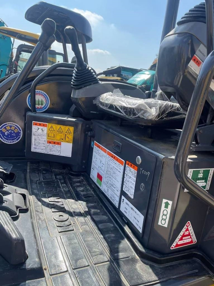 Komatsu PC35 - Μίνι εκσκαφέας: φωτογραφία 5 Komatsu PC35 - Μίνι εκσκαφέας: φωτογραφία 5