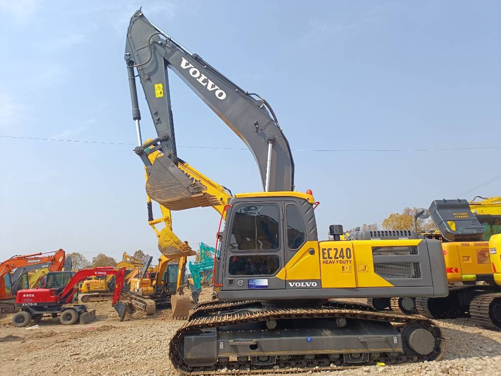 Volvo EC 240 - Ερπυστριοφόρος εκσκαφέας: φωτογραφία 1 Volvo EC 240 - Ερπυστριοφόρος εκσκαφέας: φωτογραφία 1