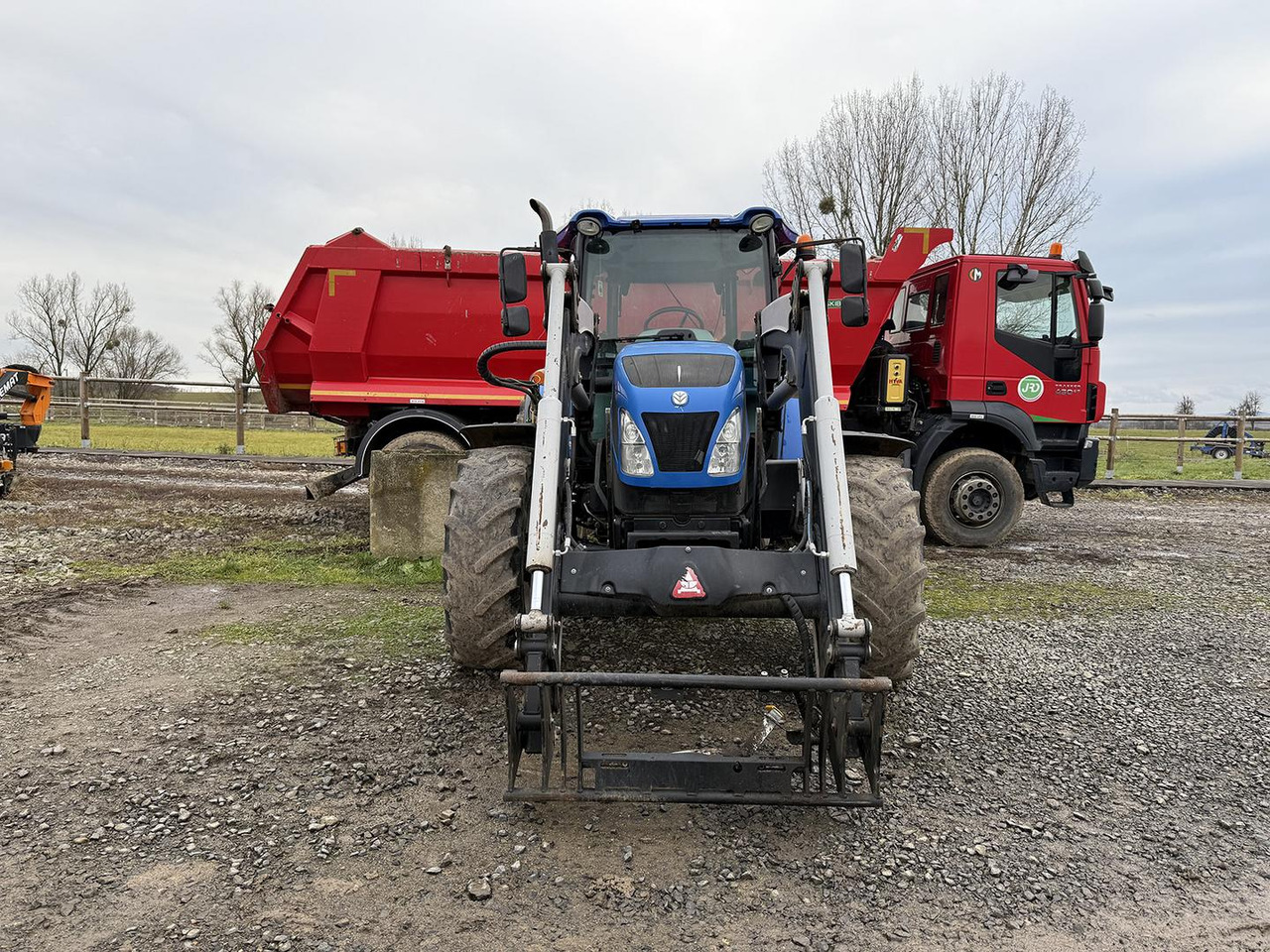 New Holand TD, 5.95, + Trac Lift TL 240 SL - Τρακτέρ: φωτογραφία 4 New Holand TD, 5.95, + Trac Lift TL 240 SL - Τρακτέρ: φωτογραφία 4