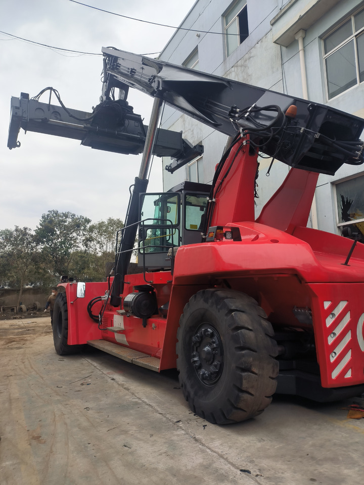Kalmar DRF450 Used Reach stacker/Container forklift - Reachstacker: φωτογραφία 5 Kalmar DRF450 Used Reach stacker/Container forklift - Reachstacker: φωτογραφία 5