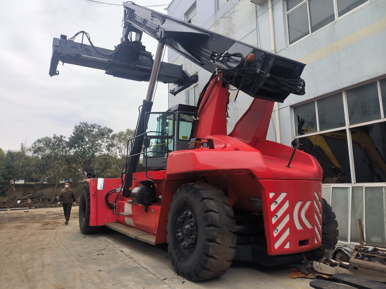 Kalmar DRF450 Used Reach stacker/Container forklift - Reachstacker: φωτογραφία 1 Kalmar DRF450 Used Reach stacker/Container forklift - Reachstacker: φωτογραφία 1