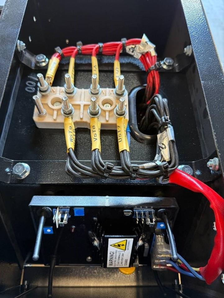 DPX CJ164C - 13,5 kVA Alternator - DPX-33900 - Βιομηχανική γεννήτρια: φωτογραφία 4 DPX CJ164C - 13,5 kVA Alternator - DPX-33900 - Βιομηχανική γεννήτρια: φωτογραφία 4