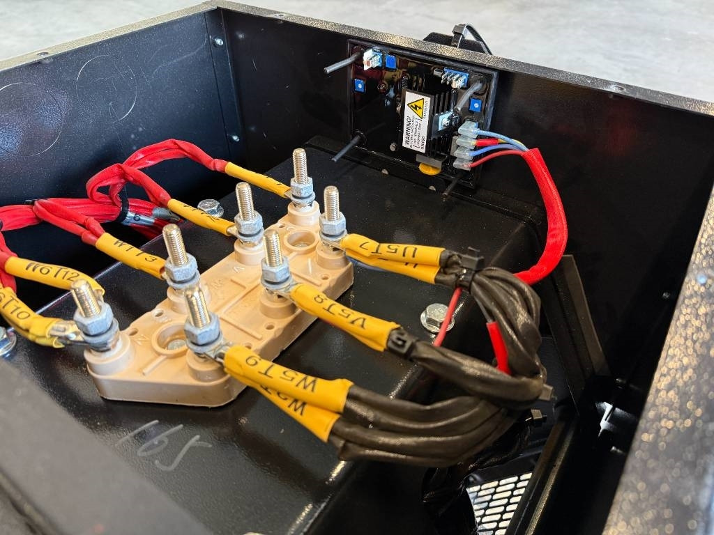 DPX CJ274C - 100 kVA Alternator - DPX-33906 - Βιομηχανική γεννήτρια: φωτογραφία 5 DPX CJ274C - 100 kVA Alternator - DPX-33906 - Βιομηχανική γεννήτρια: φωτογραφία 5