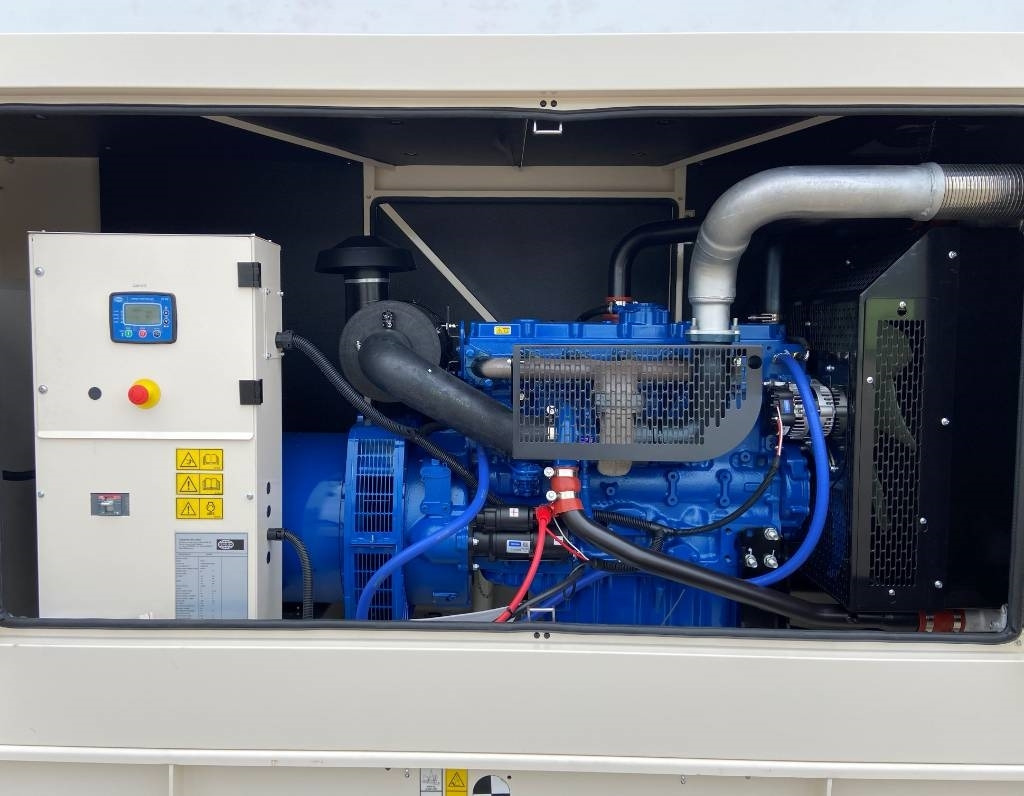 FG Wilson P165-5 - 165 kVA Genset - DPX-16010 - Βιομηχανική γεννήτρια: φωτογραφία 5 FG Wilson P165-5 - 165 kVA Genset - DPX-16010 - Βιομηχανική γεννήτρια: φωτογραφία 5