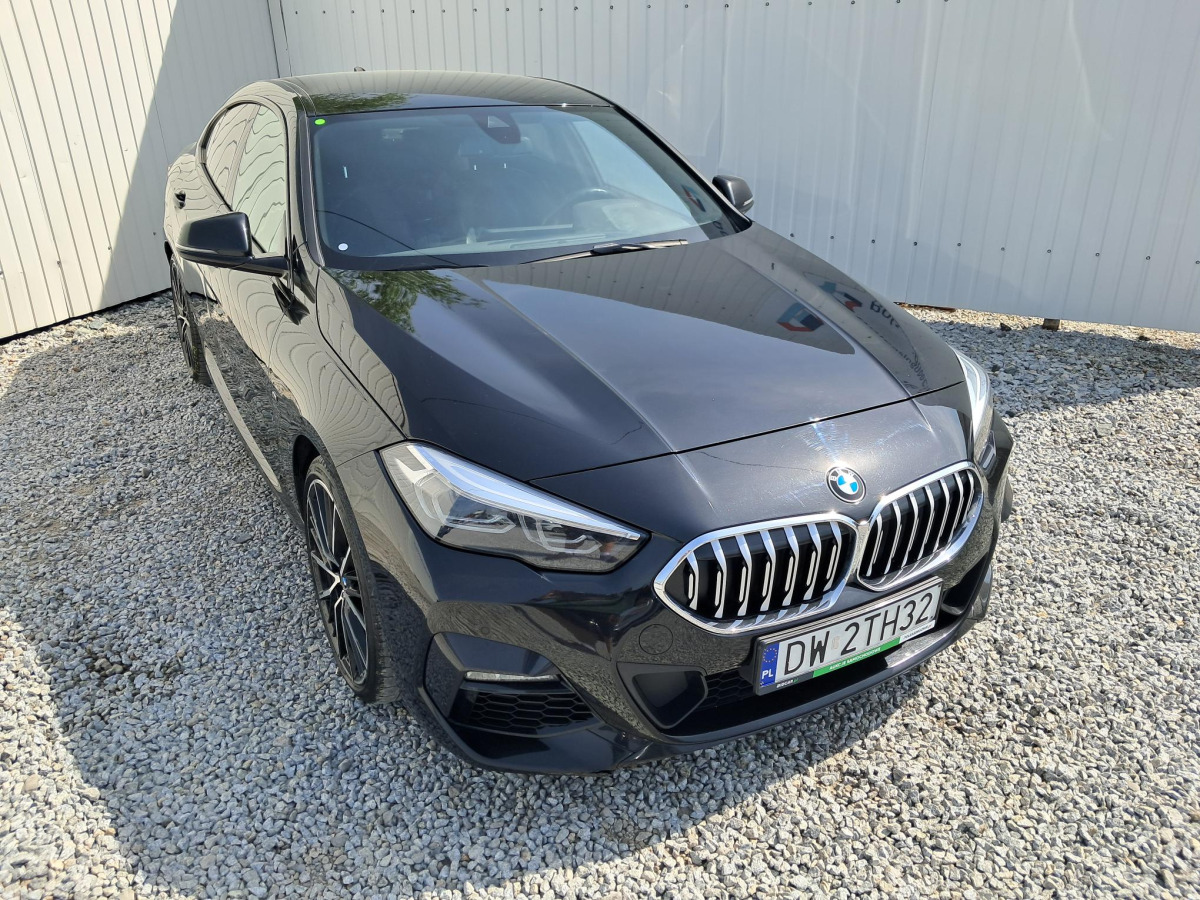 Λιμουζίνα/ Sedan BMW 218 I SEDAN: φωτογραφία 1