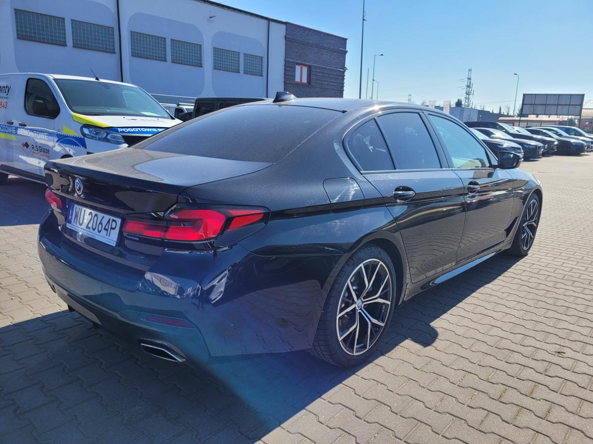 BMW 540D XDRIVE SEDAN - Λιμουζίνα/ Sedan: φωτογραφία 4 BMW 540D XDRIVE SEDAN - Λιμουζίνα/ Sedan: φωτογραφία 4