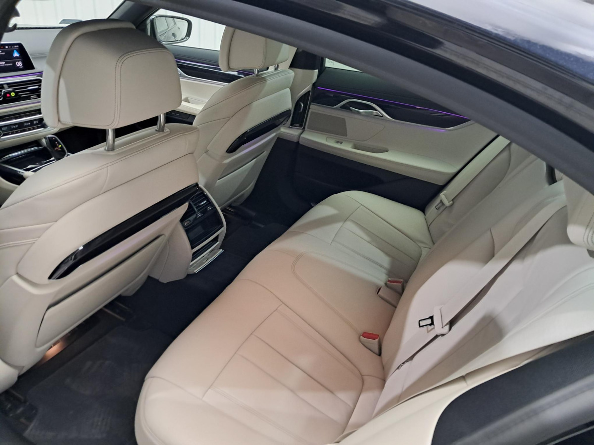 Λιμουζίνα/ Sedan BMW 730D XDRIVE SEDAN: φωτογραφία 10