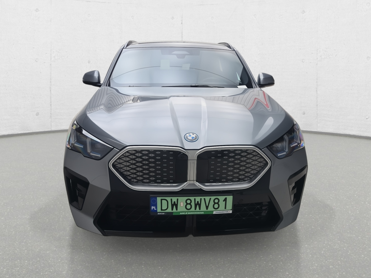 BMW IX2 XDRIVE30 SUV - SUV: φωτογραφία 3 BMW IX2 XDRIVE30 SUV - SUV: φωτογραφία 3